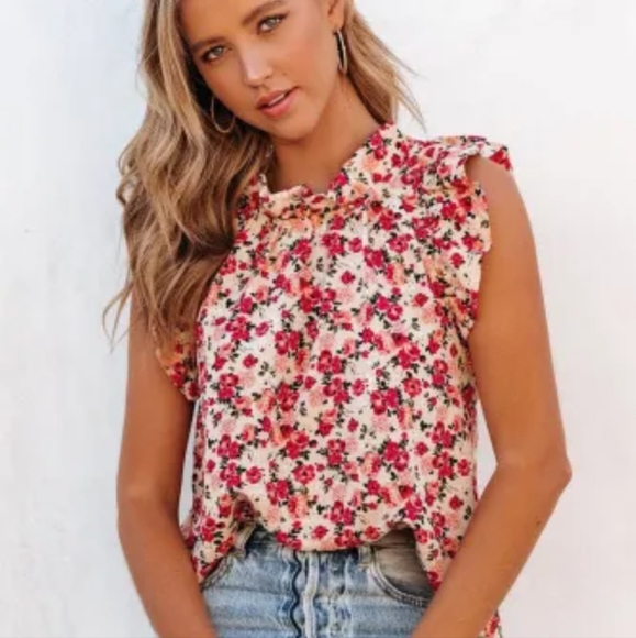♥️New Red floral print mock neck top - Picture 2 of 16